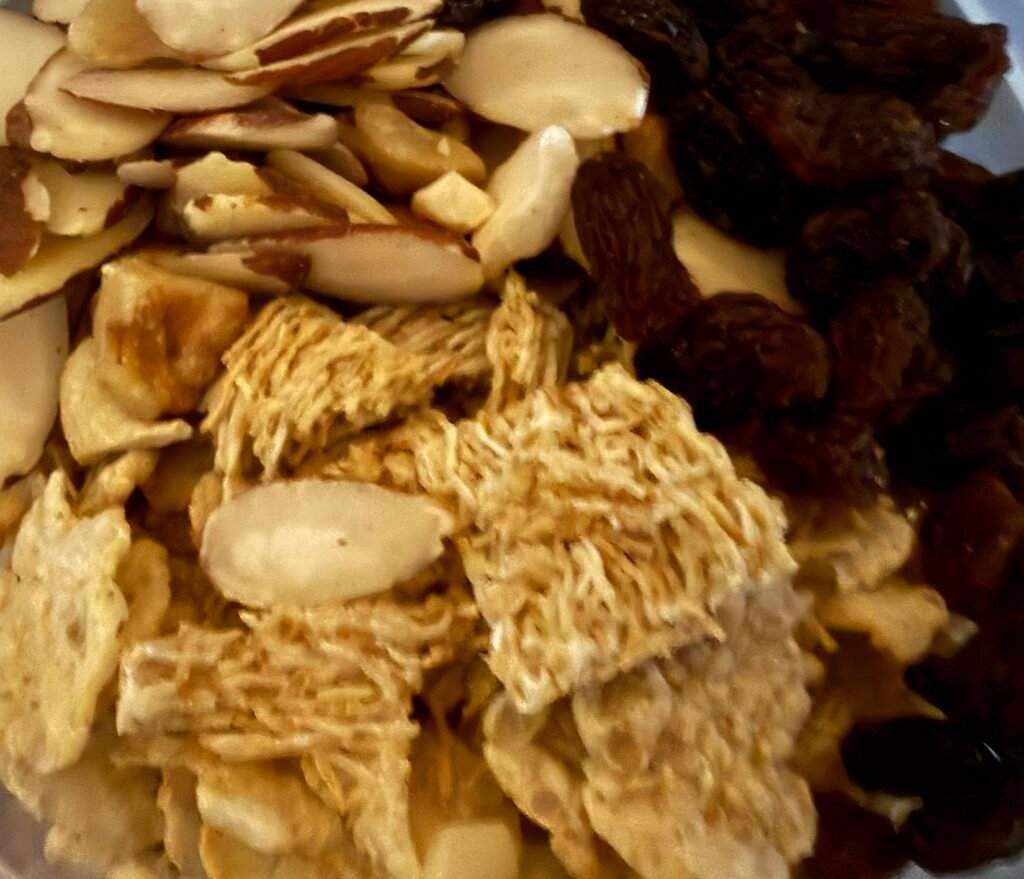 Mix your own Raisin Bran alternative cold cereal for busy morning that give you lasting energy.